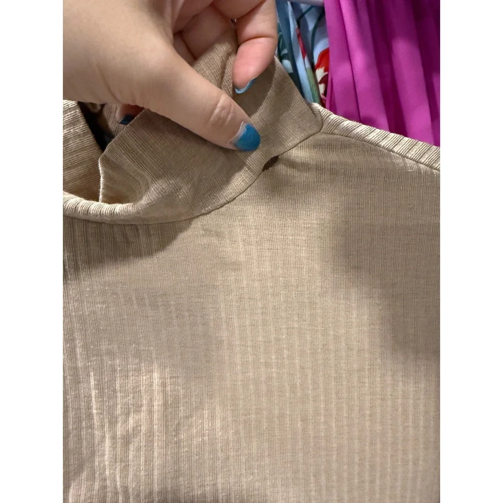 Alo Yoga Ribbed Mock Neck Long Sleeve Top Tan Camel - small